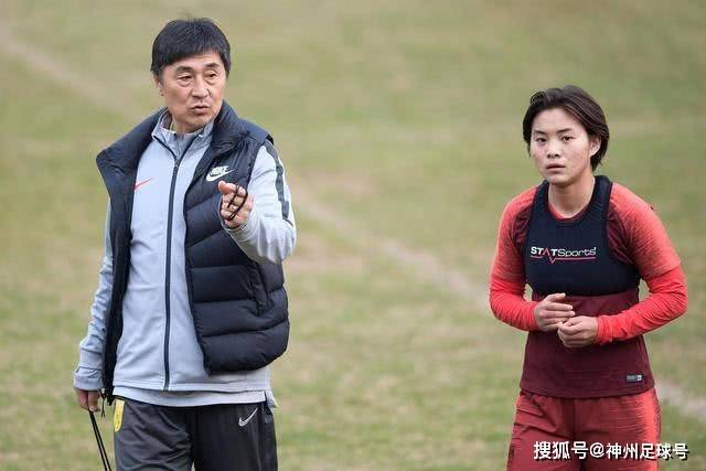 高市早苗的外交努力与美方冷漠接待形成鲜明对比